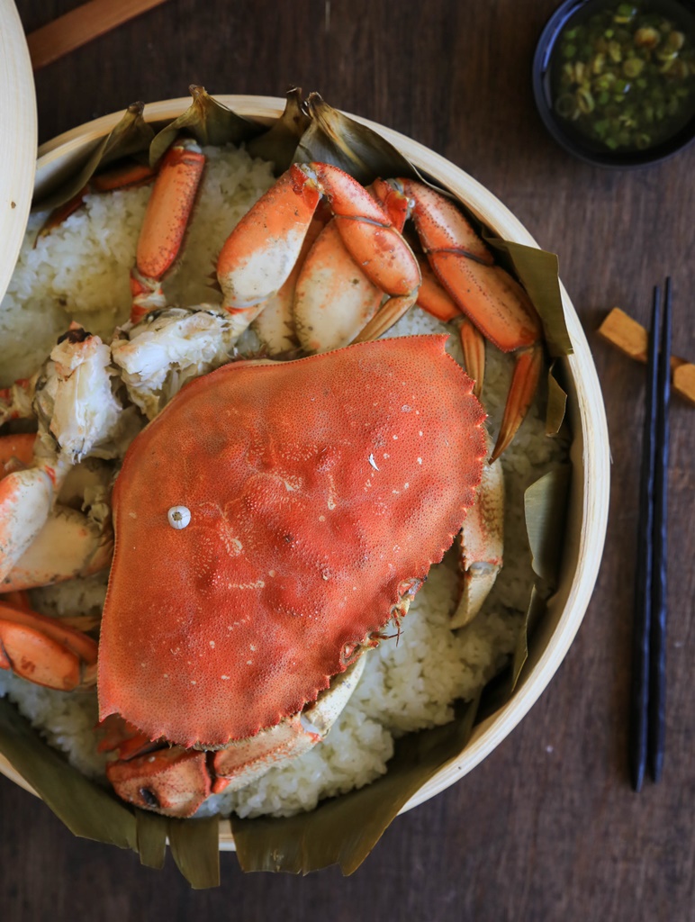 Steamed Crab over Glutinous (Sticky) Rice 籠仔蒸蟹飯 | Yi Reservation